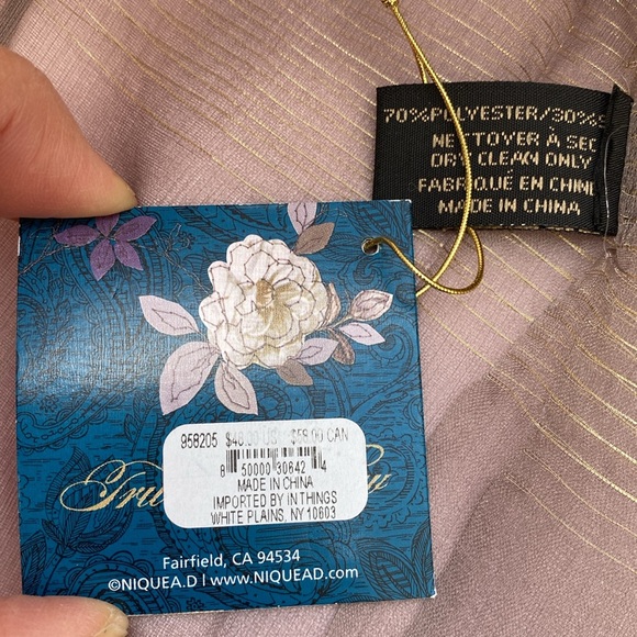 Sheer, Shimmering, Various and Unique Woman’s Scarf /Wrap - Picture 3 of 4